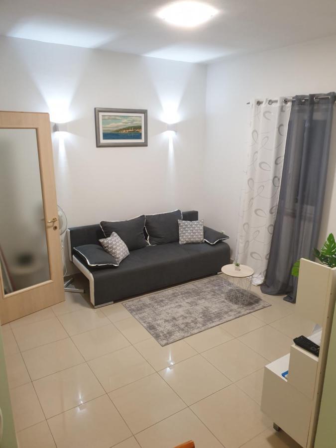 Appartement Sophos à Supetar Extérieur photo